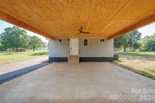 1810 E Greenbriar Rd, Statesville, NC 28677 - Photo 3