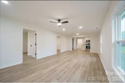 1810 E Greenbriar Road, Statesville, NC 28677 - Photo 11
