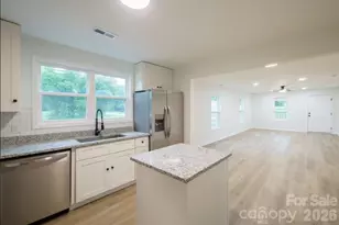 1810 E Greenbriar Rd, Statesville, NC 28677 - Photo 9