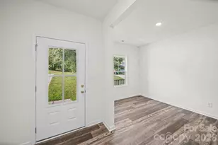 7813 E Lane Dr, Charlotte, NC 28212 - Photo 3