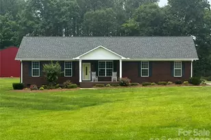 1962 Robin Dr, Lancaster, SC 29720 - Photo 3
