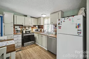 504 Mountain Meadows Dr, Bessemer City, NC 28016 - Photo 13