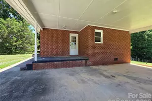 2831 Beechwood Cir, Gastonia, NC 28054 - Photo 5