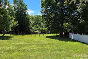 2831 Beechwood Cir, Gastonia, NC 28054 - Photo 3