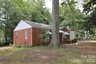 2111 Dickens Ave, Charlotte, NC 28208 - Photo 7