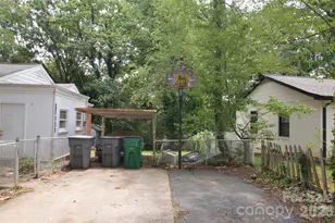 2111 Dickens Ave, Charlotte, NC 28208 - Photo 15