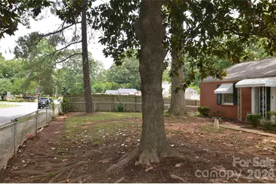 2111 Dickens Avenue, Charlotte, NC 28208 - Photo 9
