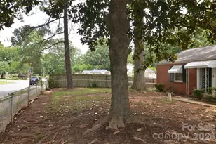 2111 Dickens Ave, Charlotte, NC 28208 - Photo 9