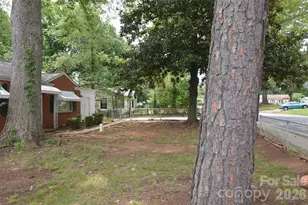2111 Dickens Ave, Charlotte, NC 28208 - Photo 11