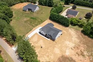 1265 Misty Ln, Hickory, NC 28601 - Photo 9