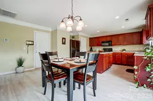 2717 Markham Woods Ct, Charlotte, NC 28214 - Photo 15