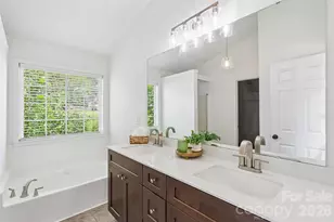 10908 Chastain Parc Dr, Charlotte, NC 28216 - Photo 23
