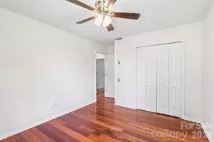 10908 Chastain Parc Dr, Charlotte, NC 28216 - Photo 33