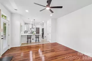 10908 Chastain Parc Dr, Charlotte, NC 28216 - Photo 9