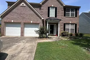 10908 Chastain Parc Dr, Charlotte, NC 28216 - Photo 1