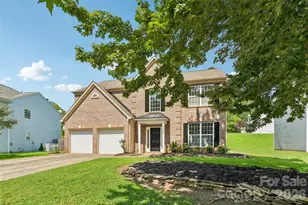 10908 Chastain Parc Dr, Charlotte, NC 28216 - Photo 3
