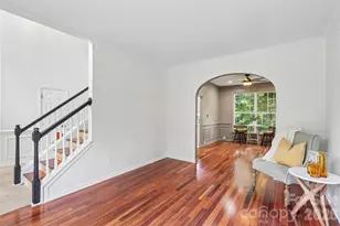 10908 Chastain Parc Dr, Charlotte, NC 28216 - Photo 5