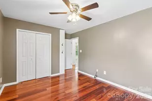 10908 Chastain Parc Dr, Charlotte, NC 28216 - Photo 31