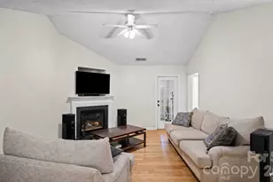 5050 Gibbons Link Rd, Charlotte, NC 28269 - Photo 9