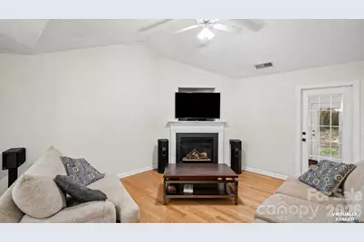 5050 Gibbons Link Road, Charlotte, NC 28269 - Photo 11