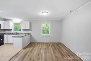 5008 Sea Oates Ln, Bessemer City, NC 28016 - Photo 7