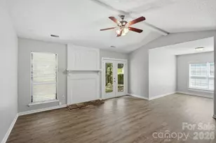 11813 Moonridge Dr, Charlotte, NC 28226 - Photo 5