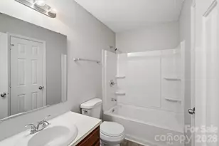 11813 Moonridge Dr, Charlotte, NC 28226 - Photo 17
