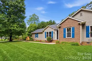 121 Oak St, Belmont, NC 28012 - Photo 3