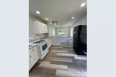 21 E Zeb Vance Street, Marion, NC 28655 - Photo 7