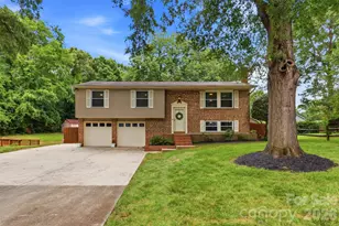 716 Regency Dr, Charlotte, NC 28211 - Photo 1