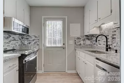 525 12th Street SW #17, Hickory, NC 28601 - Photo 9