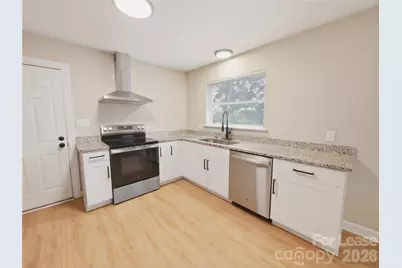 765 8th Avenue Drive SE, Hickory, NC 28602 - Photo 9