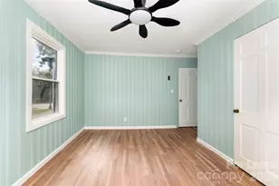 1906 New Garden Rd, Greensboro, NC 27410 - Photo 35