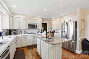 2620 Lynbridge Dr, Charlotte, NC 28226 - Photo 9