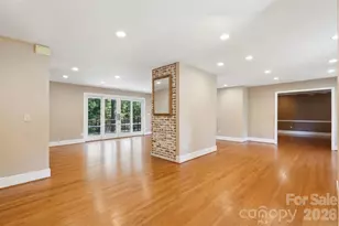 2620 Lynbridge Dr, Charlotte, NC 28226 - Photo 3