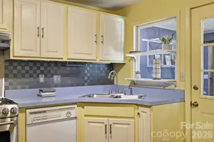 10 Eola Ave, Asheville, NC 28806 - Photo 17