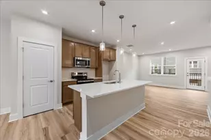 6008 Pivot Ct, Charlotte, NC 28205 - Photo 9