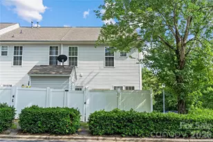 12353 Jessica Pl, Charlotte, NC 28269 - Photo 37