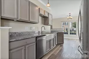 12353 Jessica Pl, Charlotte, NC 28269 - Photo 5