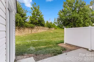 12557 Jessica Pl, Charlotte, NC 28269 - Photo 33