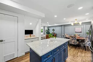 5821 Shadow Creek Rd, Charlotte, NC 28226 - Photo 9