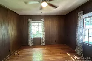 315 N Mulberry St, Statesville, NC 28677 - Photo 9