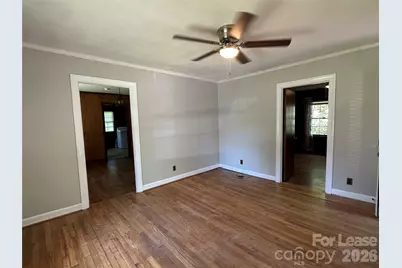 315 N Mulberry Street, Statesville, NC 28677 - Photo 3