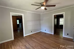315 N Mulberry St, Statesville, NC 28677 - Photo 3