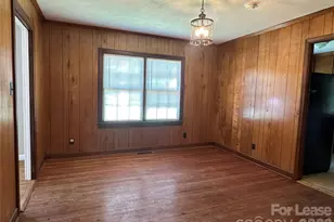 315 N Mulberry St, Statesville, NC 28677 - Photo 5