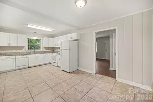 3700 Sargeant Dr, Charlotte, NC 28217 - Photo 13