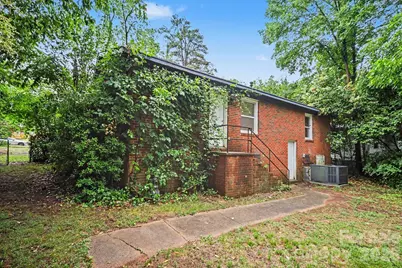 3700 Sargeant Drive, Charlotte, NC 28217 - Photo 3