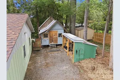473 King William Road, Hendersonville, NC 28739 - Photo 37