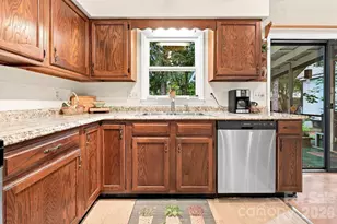473 King William Rd, Hendersonville, NC 28739 - Photo 9