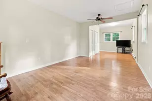 473 King William Rd, Hendersonville, NC 28739 - Photo 17